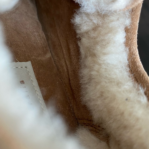 UGG sneakers - never wore - Picture 10 of 10